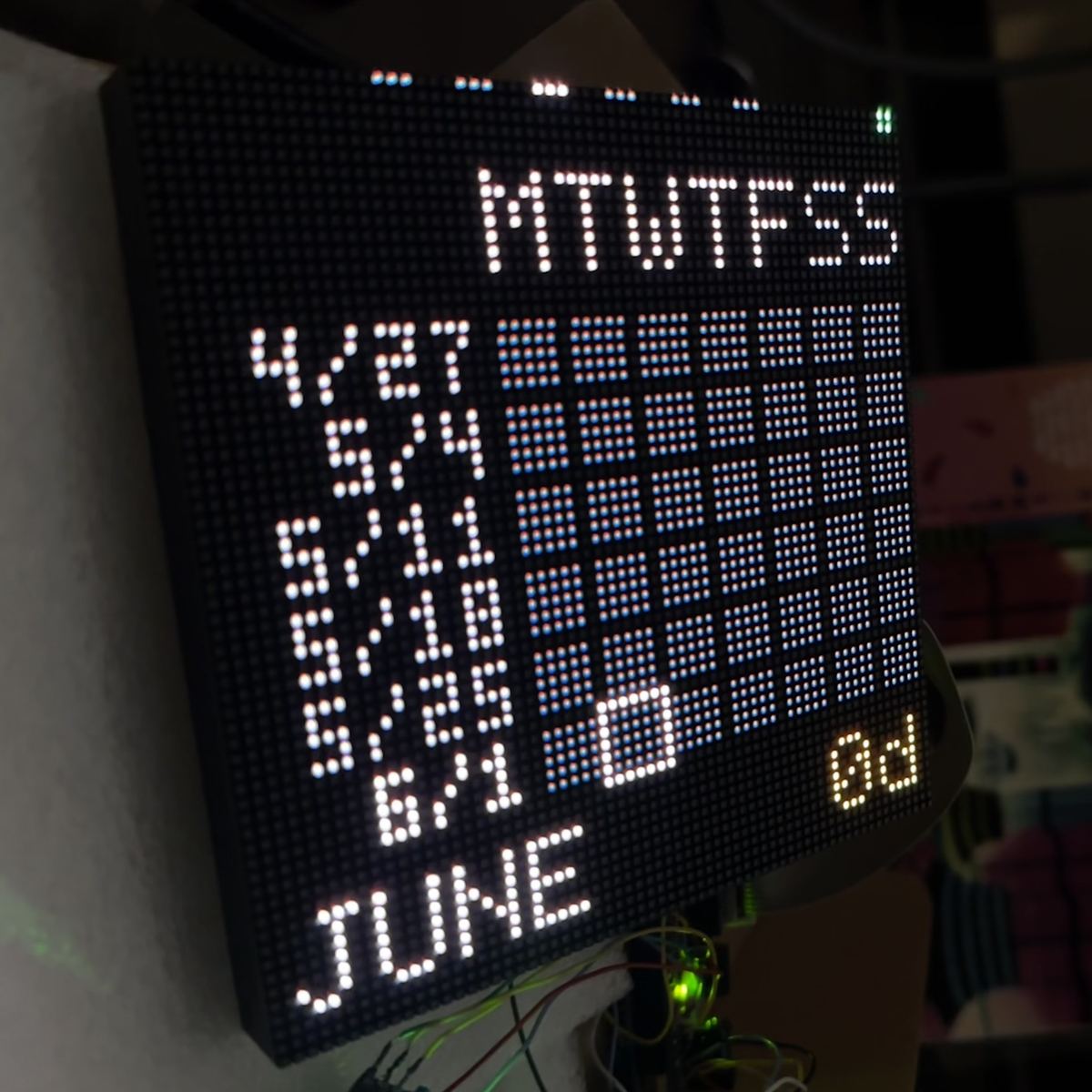 hako: a 64×64 LED matrix showing a week-by-week grid of Anki reviews